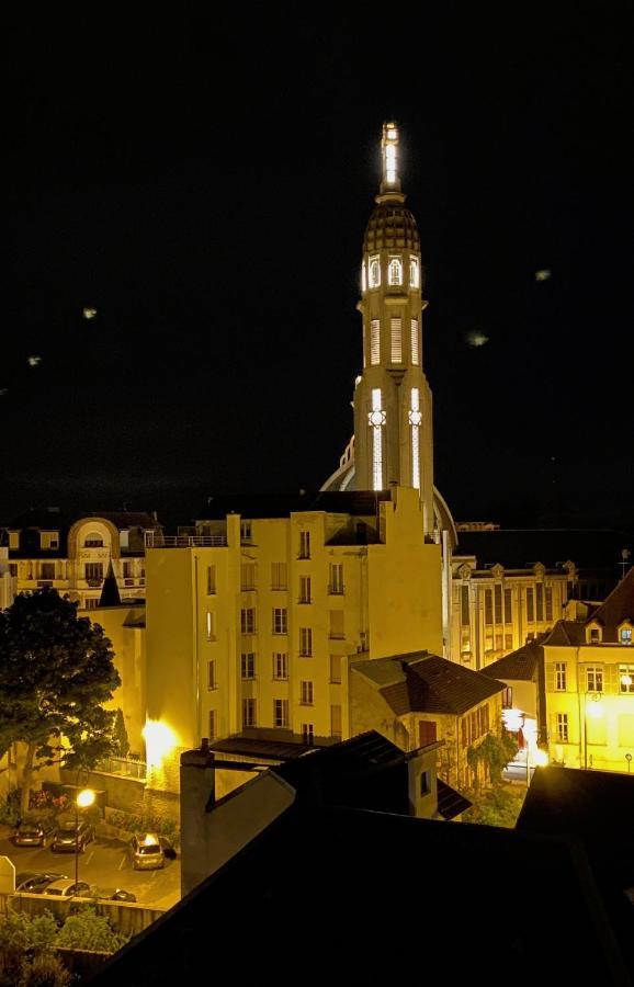 Le Vichy Centre, Spacieux Et Cosy T2 Avec Vue, Au Calme Bagian luar foto
